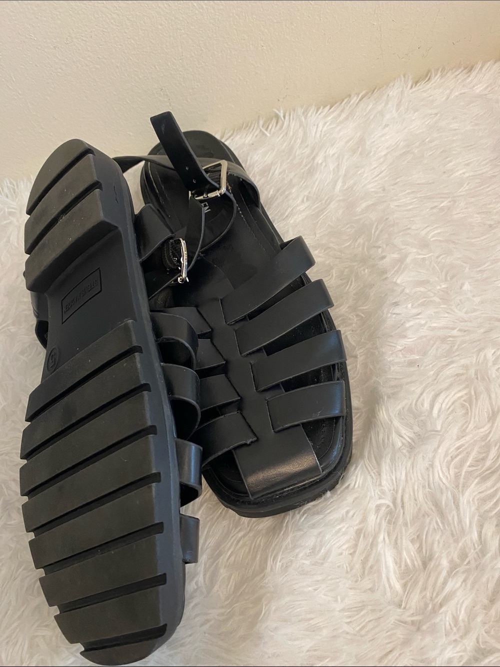 Steve Madden Black Strappy Leather Fisherman Sandals sz 7m - Picture 5 of 7